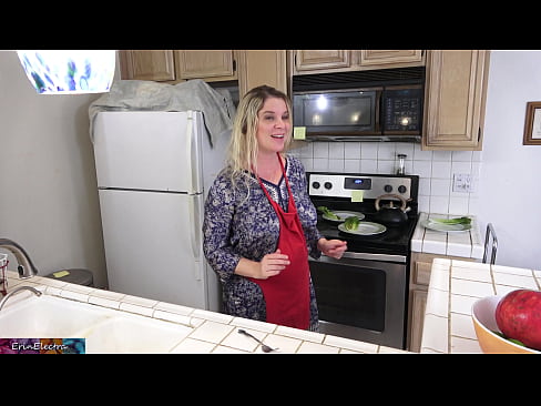 ❤️ Stepmom milking him in the kitchen before his date. Sex at en-gb.dreamypassionjourney.ru ️